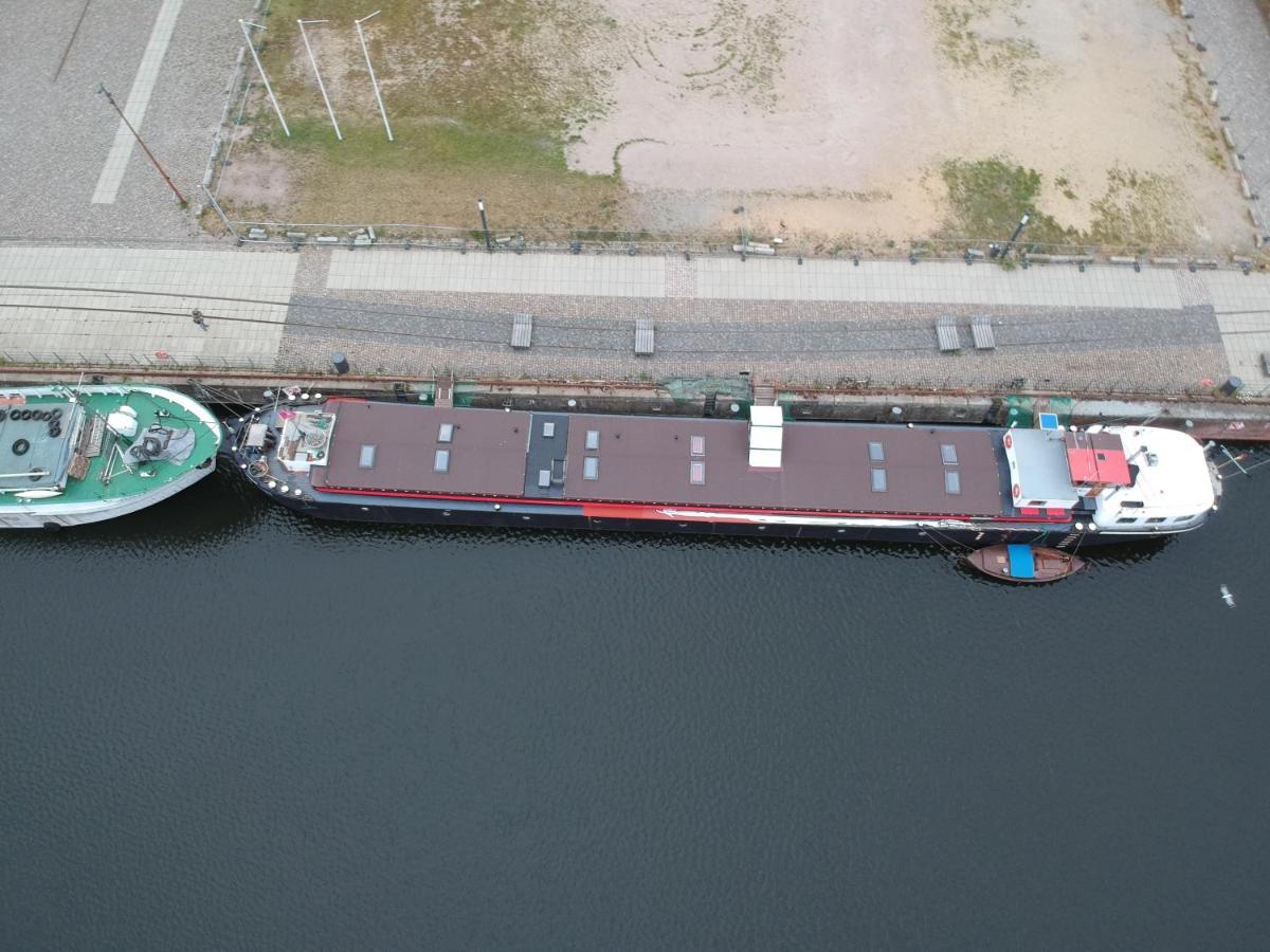 Schiffshotel "Schlafen Im Hafen" Hamburg-Harburg Exteriör bild