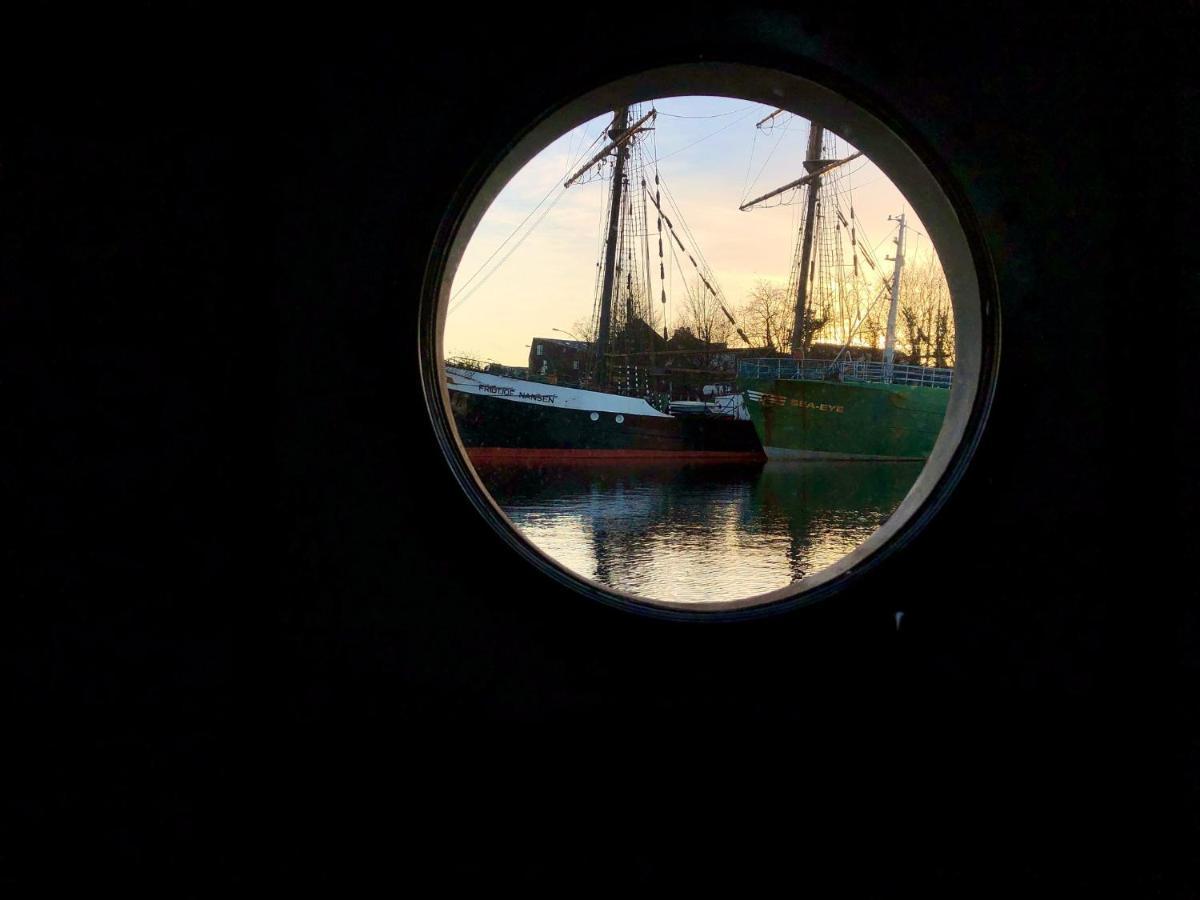 Schiffshotel "Schlafen Im Hafen" Hamburg-Harburg Exteriör bild