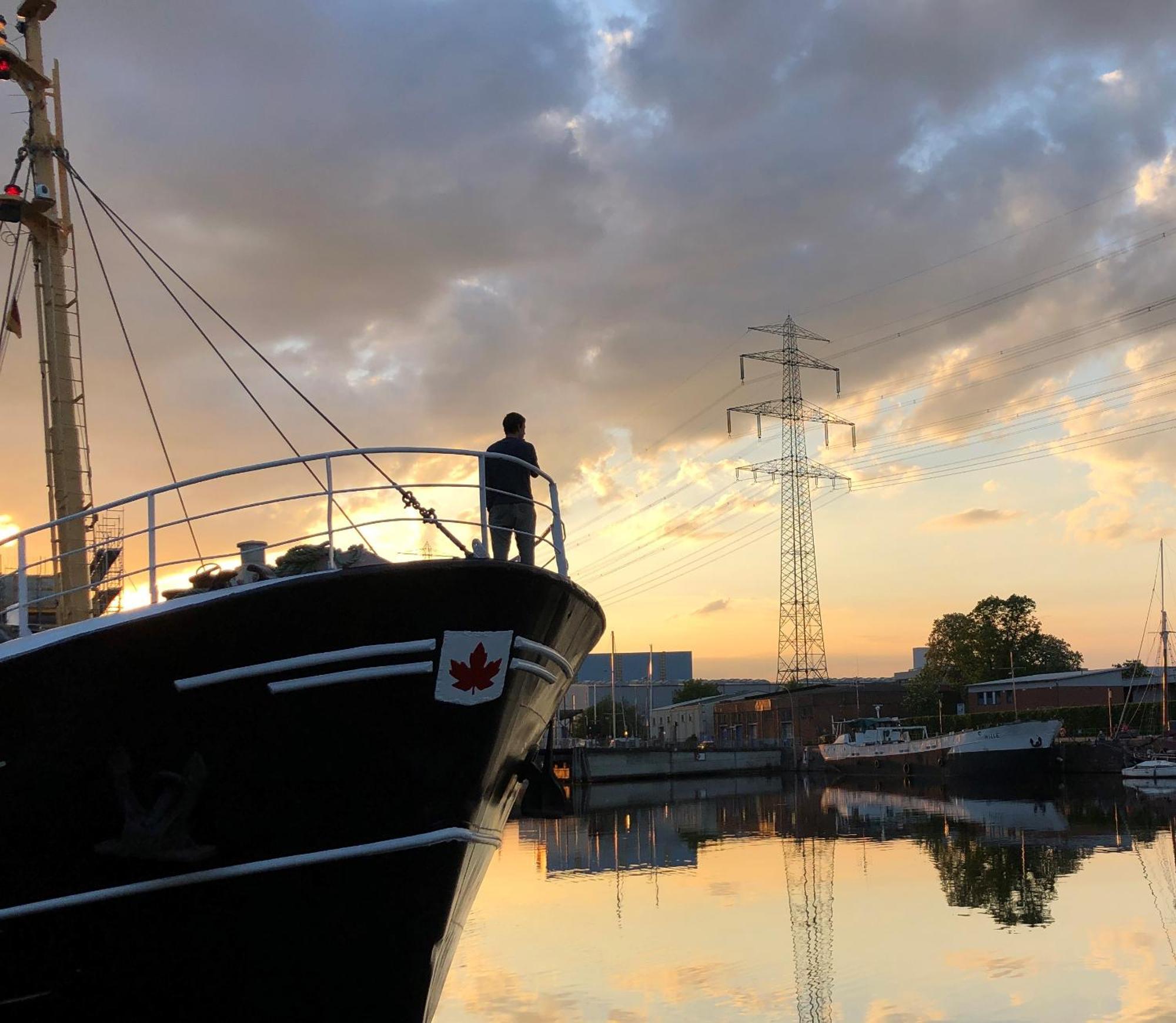 Schiffshotel "Schlafen Im Hafen" Hamburg-Harburg Exteriör bild
