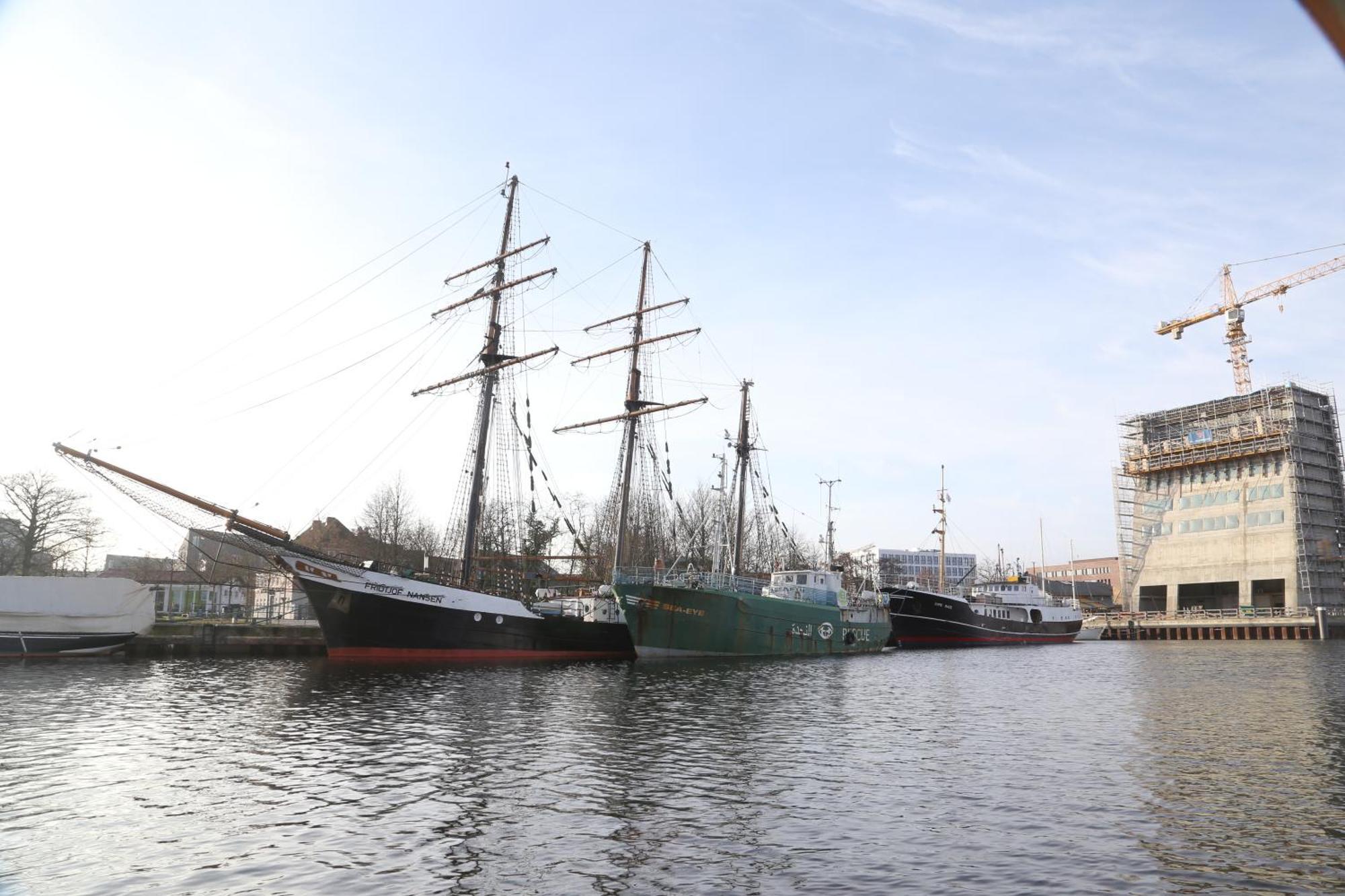 Schiffshotel "Schlafen Im Hafen" Hamburg-Harburg Exteriör bild